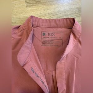 Figs Mauve Scrub Top